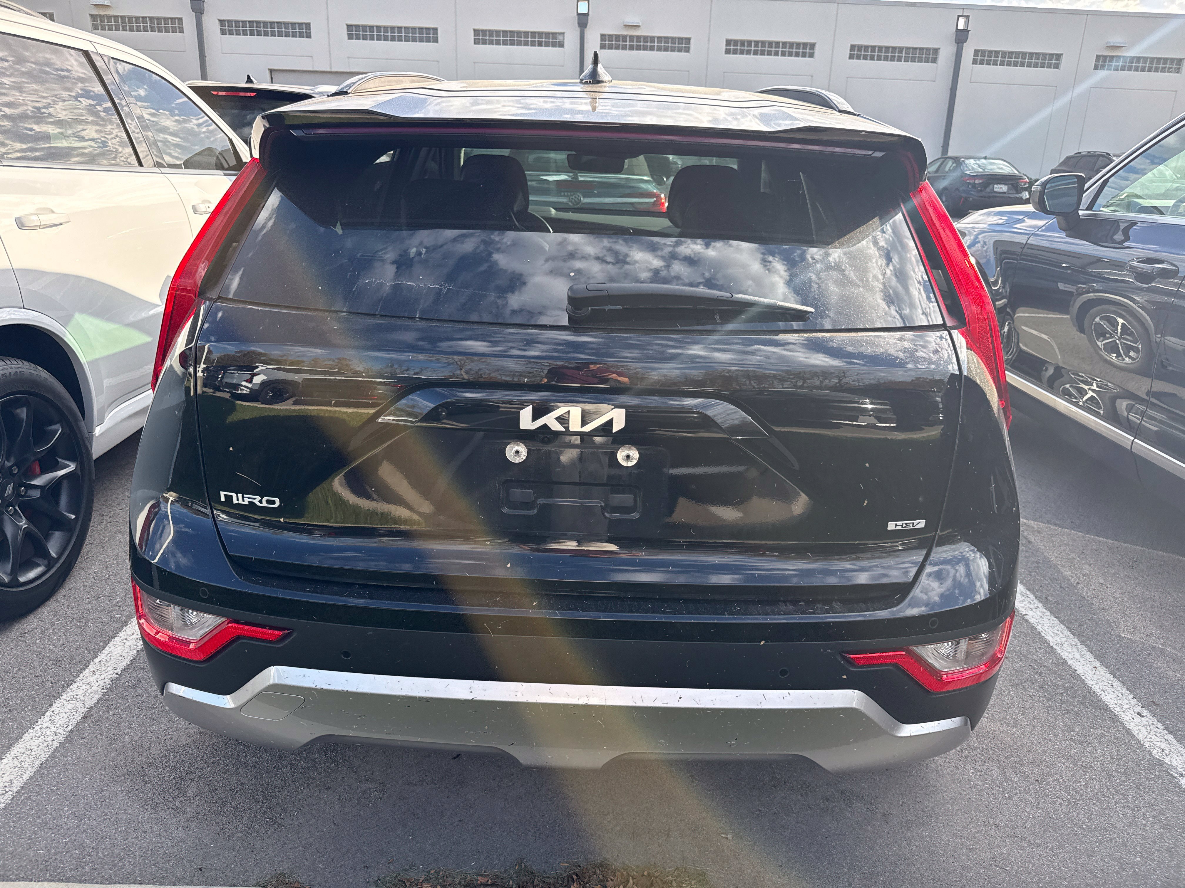 Used 2023 Kia Niro EX FWD image 6