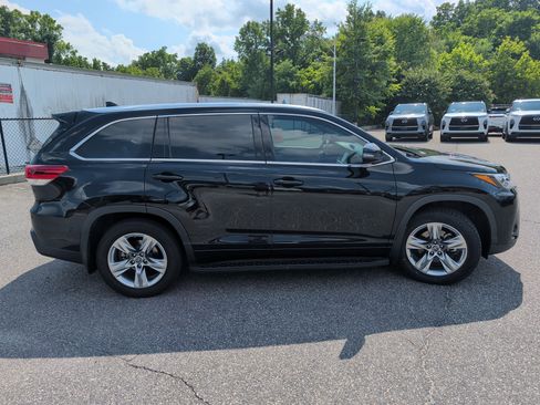 Used 2019 Toyota Highlander Limited AWD/4WD image 3
