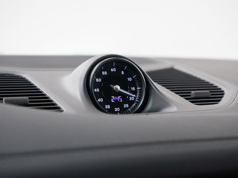 Certified 2026 Porsche Cayenne E-Hybrid Coupe AWD/4WD image 27