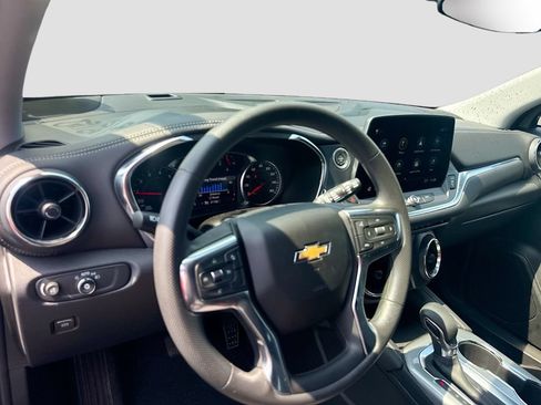Used 2025 Chevrolet Blazer LT AWD/4WD image 11