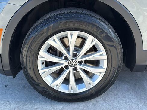 Used 2018 Volkswagen Tiguan S image 18