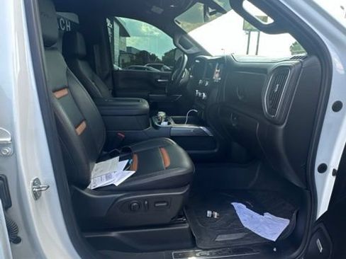 Used 2022 GMC Sierra 2500 AT4 w/ AT4 Preferred Package AWD/4WD image 7