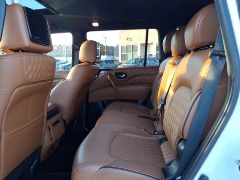 Used 2023 INFINITI QX80 Sensory w/ All-Season Package image 16