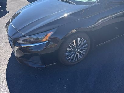Used 2023 Nissan Altima 2.5 SV
