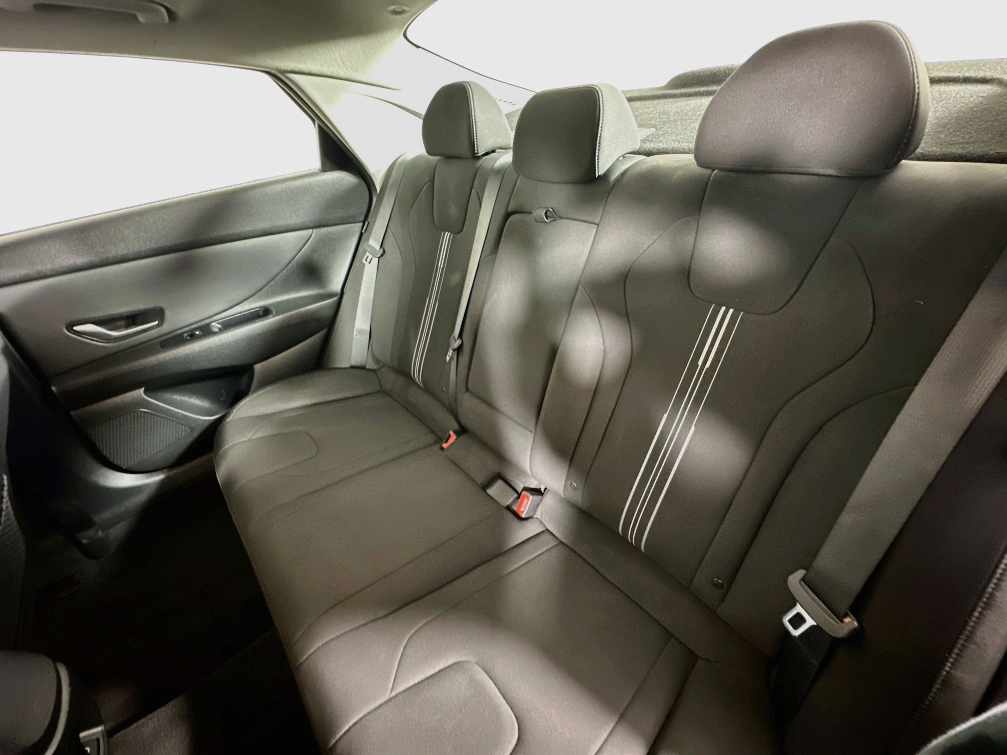 Certified 2025 Hyundai Elantra SEL FWD image 24