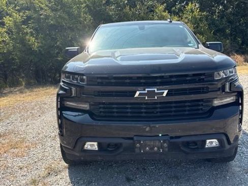 Used 2020 Chevrolet Silverado 1500 RST w/ Texas Edition AWD/4WD image 2