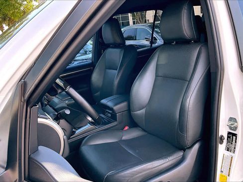 Used 2023 Lexus GX 460 Luxury w/ Sport Design Package image 8