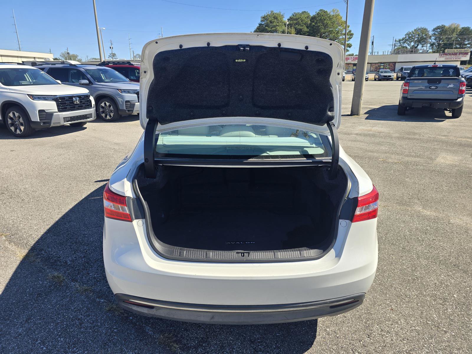 Used 2013 Toyota Avalon Limited FWD image 6