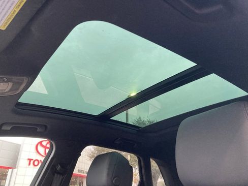 Used 2025 Audi Q3 2.0T Premium image 15