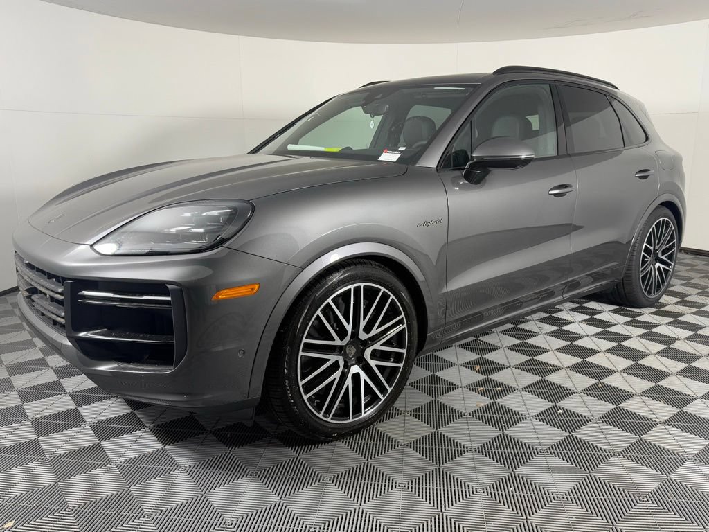 Certified 2026 Porsche Cayenne Turbo AWD/4WD image 1