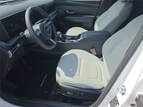 Certified 2026 Hyundai Santa Cruz SEL FWD image 18