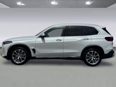 Used 2024 BMW X5 xDrive40i AWD/4WD image 2
