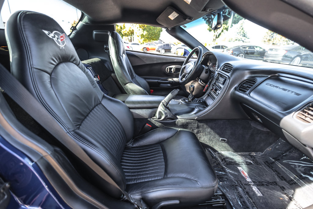 Used 2004 Chevrolet Corvette Z06 w/ Z06 Preferred Equipment Group RWD image 24
