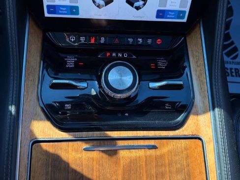 Used 2022 Jeep Grand Wagoneer Series III w/ Rear Seat Video Group 1 AWD/4WD image 36