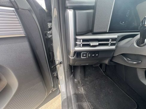 Used 2026 Hyundai Santa Fe SEL FWD image 15
