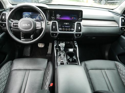 Certified 2023 Kia Sorento SX Prestige AWD/4WD image 10