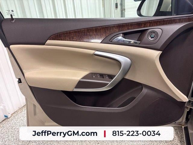 Used 2012 Buick Regal Leather FWD image 11