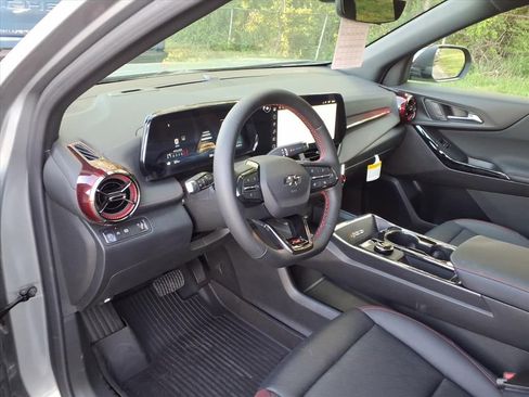 New 2026 Chevrolet Equinox RS w/ Convenience Package III FWD image 11