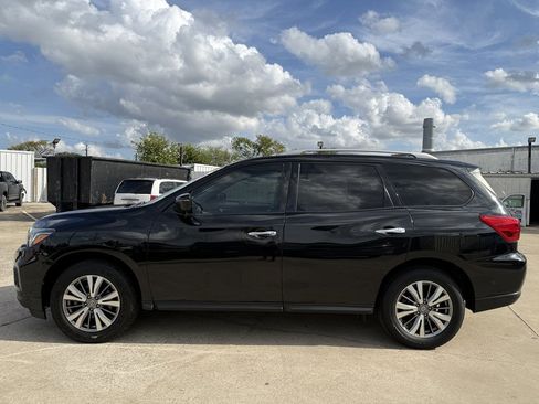 Used 2020 Nissan Pathfinder SV image 5