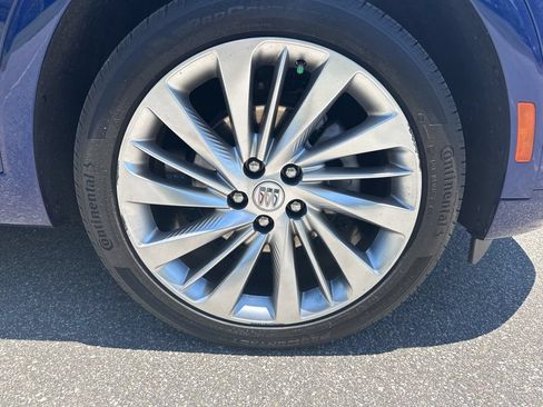 Used 2025 Buick Envision Avenir AWD/4WD image 10