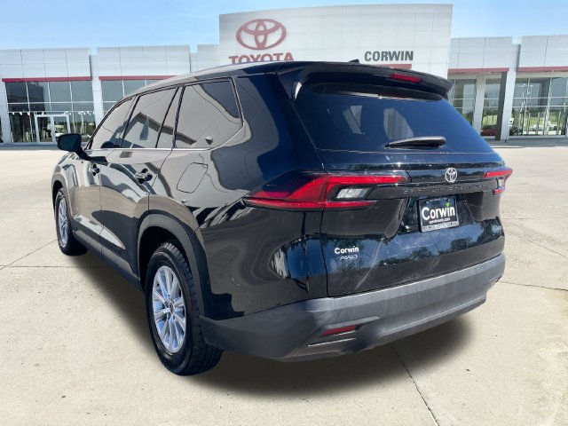 Used 2025 Toyota Grand Highlander AWD image 3