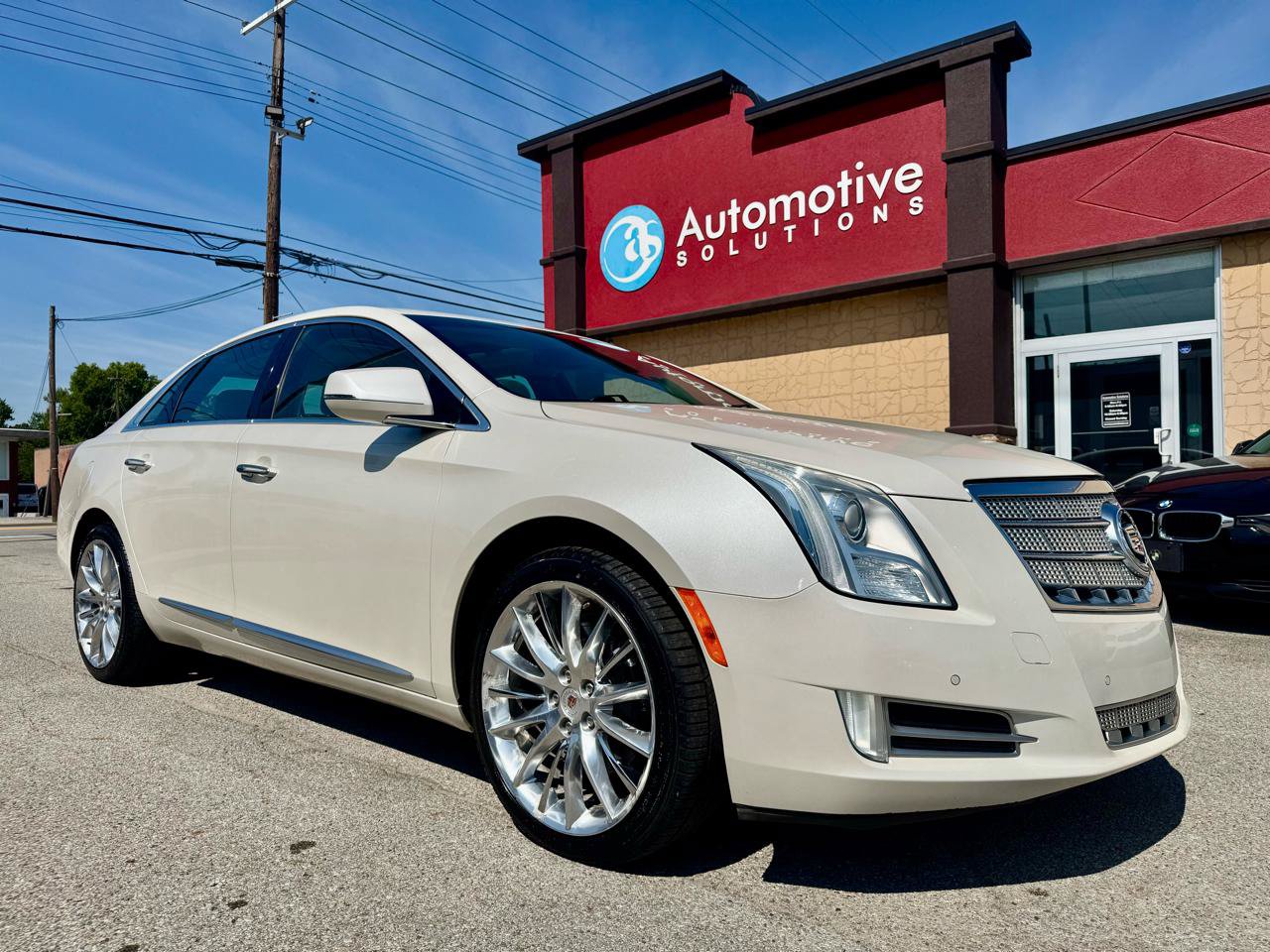 Used 2013 Cadillac XTS Platinum FWD image 2