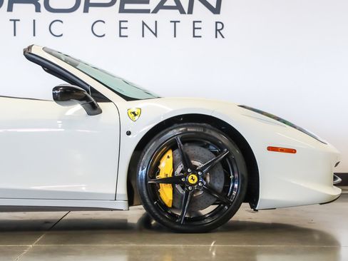 Used 2013 Ferrari 458 Spider RWD image 16