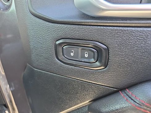 Used 2021 Jeep Wrangler Unlimited Rubicon w/ LED Lighting Group AWD/4WD image 23