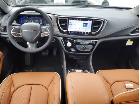 New 2026 Chrysler Pacifica Pinnacle w/ Trailer Tow Group image 9