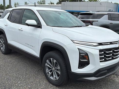 New 2026 Chevrolet Equinox LT w/ Convenience Package II FWD image 3