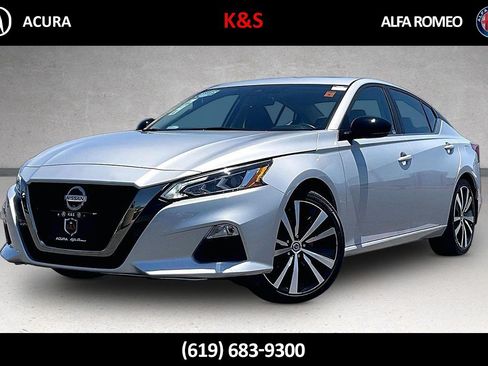 Used 2020 Nissan Altima 2.5 SR w/ Premium Package FWD image 1