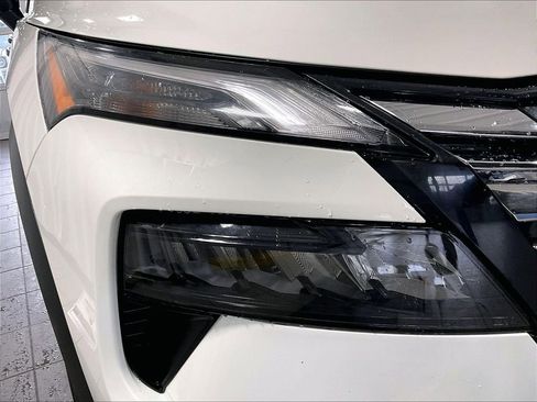 Certified 2024 Nissan Rogue S AWD/4WD image 33