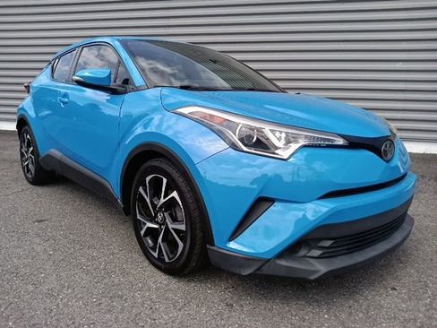 Used 2019 Toyota C-HR XLE FWD image 1