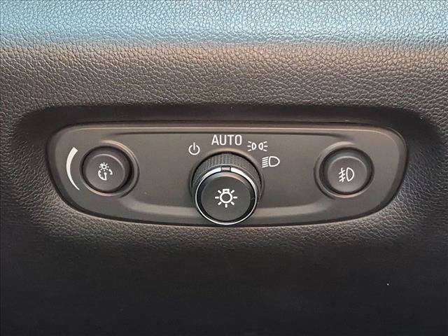 Used 2020 Chevrolet Traverse LT w/ Driver Confidence II Package FWD image 25
