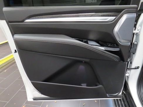 Certified 2025 Cadillac Escalade ESV V w/ LPO, ONYX Package image 11