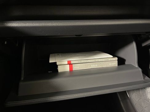 Certified 2024 Toyota RAV4 XLE image 25