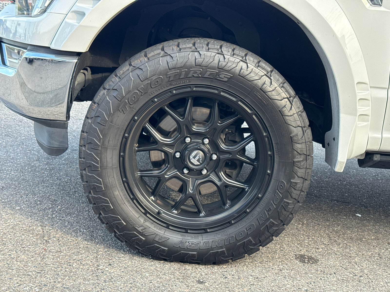 Used 2021 Ford F150 Lariat w/ Max Trailer Tow Package AWD/4WD image 4