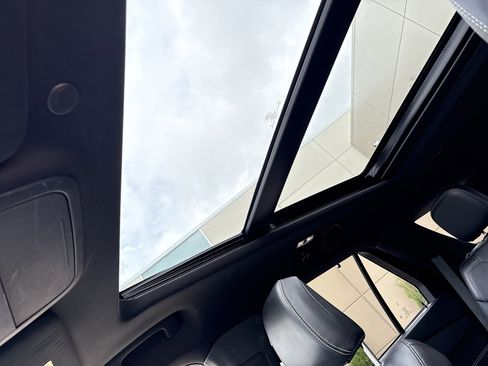 Used 2020 Ford Explorer ST w/ Premium Technology Package image 27