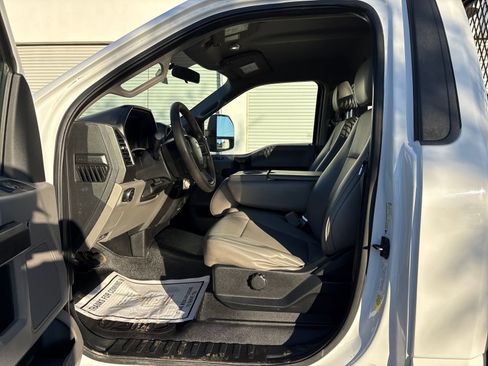 Used 2018 Ford F250 XL w/ Power Equipment Group image 9