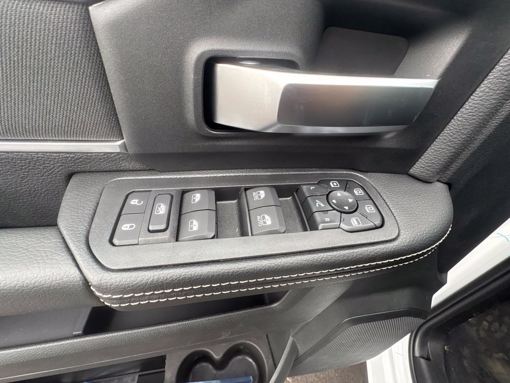 New 2027 RAM 3500 Big Horn AWD/4WD image 16