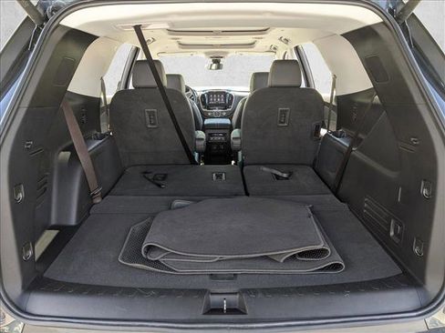 Used 2021 Chevrolet Traverse LT w/ LT Premium Package AWD/4WD image 7