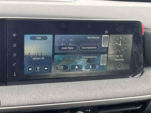 Used 2025 Nissan Kicks SV w/ Illumination Package image 31