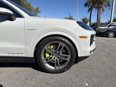 Certified 2025 Porsche Cayenne S image 18