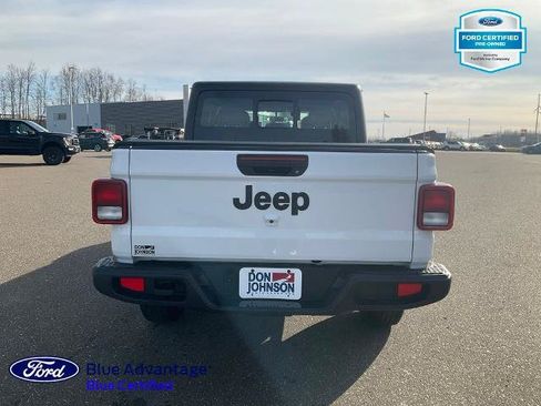 Used 2025 Jeep Gladiator Sport AWD/4WD image 22