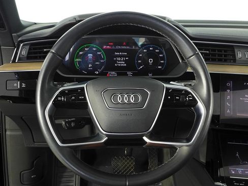 Used 2024 Audi Q8 e-tron Premium Plus w/ Premium Plus Package AWD/4WD image 27