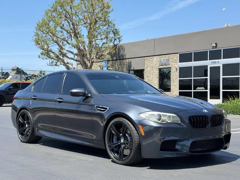 Used 2013 BMW M5 RWD image 3