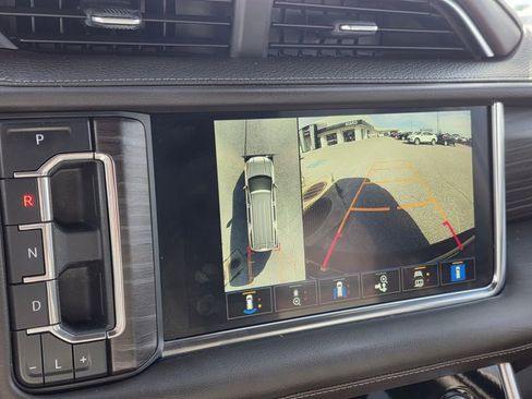 Used 2022 GMC Yukon Denali image 17