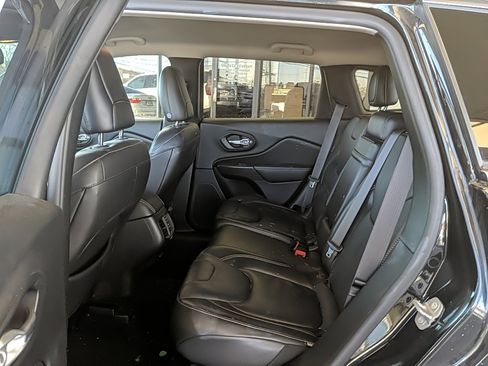 Used 2016 Jeep Cherokee Limited image 13