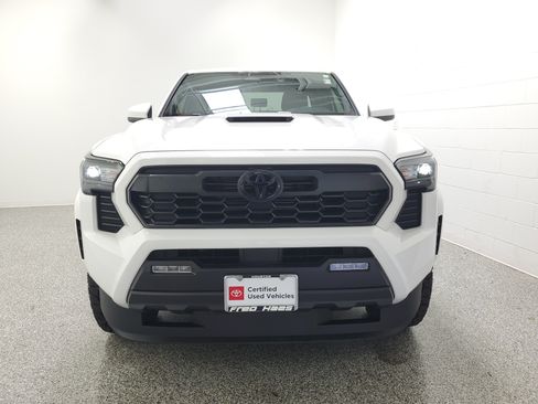 Used 2025 Toyota Tacoma TRD Sport AWD/4WD image 3