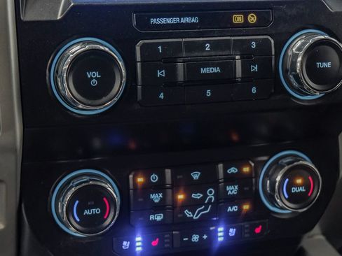 Used 2020 Ford F250 Lariat w/ Lariat Ultimate Package AWD/4WD image 28